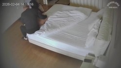乐橙 老登带熟女少妇属出来开房操 女人开心得扭起来 老登有点猴急 在女下属的挑逗下居然完成两炮 截图4