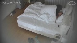 乐橙 老登带熟女少妇属出来开房操 女人开心得扭起来 老登有点猴急 在女下属的挑逗下居然完成两炮 截图9
