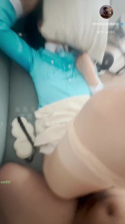 推特老牌泡良网黄「91VCR」「D先生和C小姐」《窒息之爱》续，蓝色衬衫美少妇，没操够，再来一次，腿被束缚住桩到内射 截图14