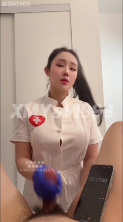 推特性爱大师95后绿帽情侣美腿女王「汐梦瑶」《瑶瑶的榨精病栋》早泄检查手口并用，口爆吐精，最后语言羞辱 截图4