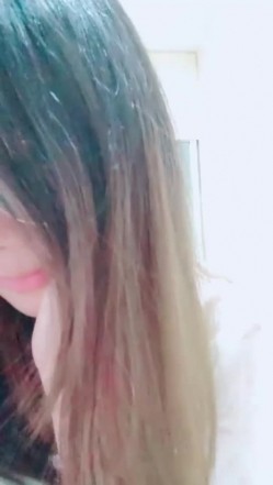 【安安宝贝】，清纯眼镜学妹，暑假在家偷偷播，看着外表是个乖乖女，脱光了骚气逼人 截图16