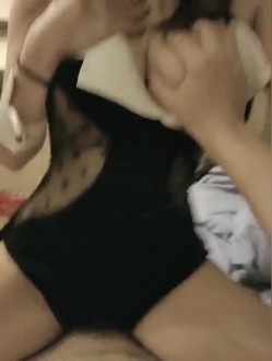 无套搞星女郎，骑乘上位，柔她的大波，被坐着实在是舒服极了！ 截图11