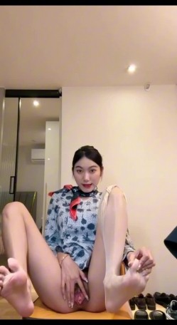 抖音网红甜桃椰子，大尺度自慰及线下约啪金主空姐制服啪啪视频集合流出！ 截图4