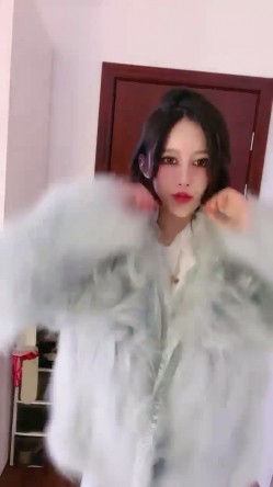 我操 ️太美了~【奶油草莓】穿高跟~掰B~舔腿~秀身材 ️极度诱惑 截图11