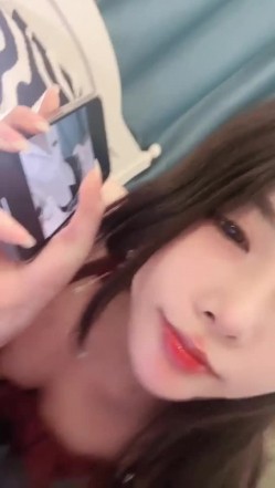 ️ ️【顶级名媛新人女神下海 婉月儿】万里挑一 身材和颜值都是天花板级的存在，男人心目中的完美尤物 截图5