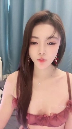 ️ ️【顶级名媛新人女神下海 婉月儿】万里挑一 身材和颜值都是天花板级的存在，男人心目中的完美尤物 截图10