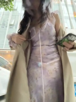 ️sp站极品熟女【yourkeer】穿着开档丝袜在户外商场厕所大胆诱惑自慰骚出天际 截图11