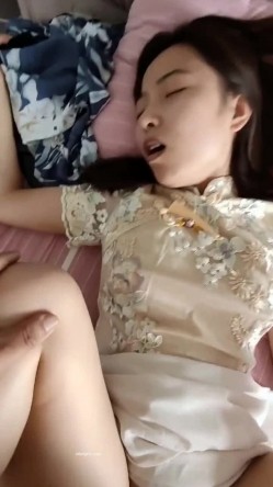 全新收录眼镜小姐姐『萧媚儿』性爱私拍后入爆操翘丰臀完美露脸高清 截图16