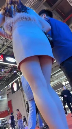 [超级裙底]最新2023上海车展各色美女模特 总有一款你喜欢 截图4