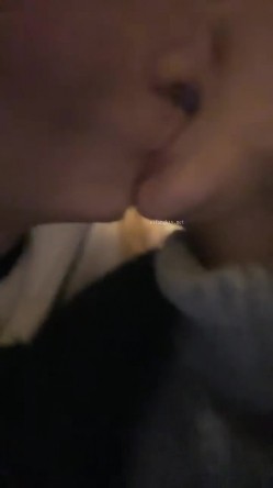 成都小美女，夜晚街头吃喝玩乐一条龙，【瘦不下来的欢小姐】，几瓶啤酒助兴，跟男友激情啪啪 截图2