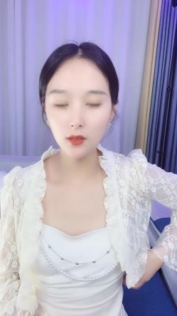 超级高档御姐！长得像明星童X，无敌甜美大长腿，把美腿伸直了自慰，高价密码房，声音甜美喜欢唠嗑，9分高颜值8分好身材 截图1