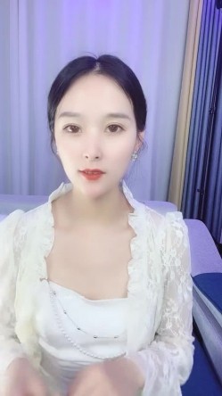 超级高档御姐！长得像明星童X，无敌甜美大长腿，把美腿伸直了自慰，高价密码房，声音甜美喜欢唠嗑，9分高颜值8分好身材 截图2