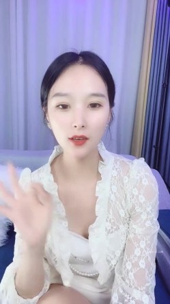 超级高档御姐！长得像明星童X，无敌甜美大长腿，把美腿伸直了自慰，高价密码房，声音甜美喜欢唠嗑，9分高颜值8分好身材 截图7