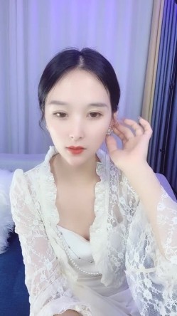 超级高档御姐！长得像明星童X，无敌甜美大长腿，把美腿伸直了自慰，高价密码房，声音甜美喜欢唠嗑，9分高颜值8分好身材 截图8