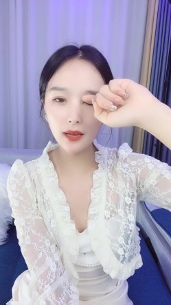 超级高档御姐！长得像明星童X，无敌甜美大长腿，把美腿伸直了自慰，高价密码房，声音甜美喜欢唠嗑，9分高颜值8分好身材 截图12