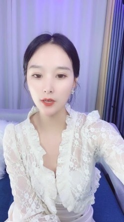 超级高档御姐！长得像明星童X，无敌甜美大长腿，把美腿伸直了自慰，高价密码房，声音甜美喜欢唠嗑，9分高颜值8分好身材 截图14