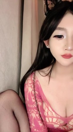 明星级颜值，顶级精致美人儿【小婉呀】不做女神做母狗，下海自慰出水 截图9