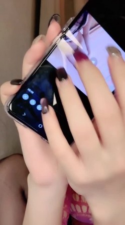 明星级颜值，顶级精致美人儿【小婉呀】不做女神做母狗，下海自慰出水 截图10