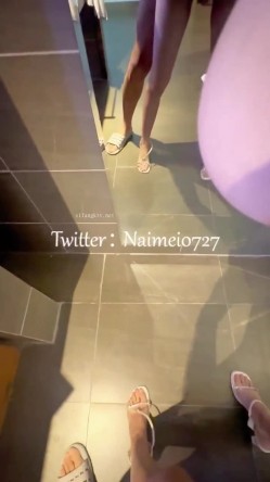 天然巨乳，水蛇腰，蜜桃臀！反差女神【Naimei】推特福利，颜值高身材好，被金主各种玩肏，完美炮架子 截图8