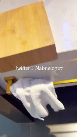 天然巨乳，水蛇腰，蜜桃臀！反差女神【Naimei】推特福利，颜值高身材好，被金主各种玩肏，完美炮架子 截图14