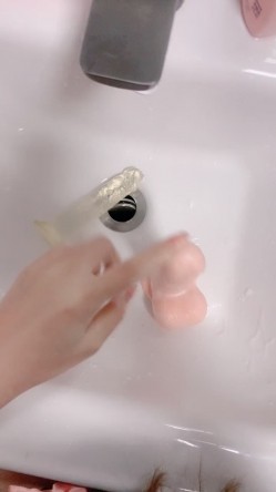 反差双马尾小少萝【呆呆萝】双女磨豆腐吃鸡和纹身炮友无套啪啪 截图9