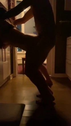 推特网黄私密组织绿帽群内部福利视图集 各种高颜UP主反差婊不健康自拍淫荡至极 截图1