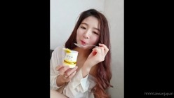 跨国夫妻，户外露出，极品小少妇，【台湾夫日本妻】第一弹，性爱啪啪娇妻自慰 截图2