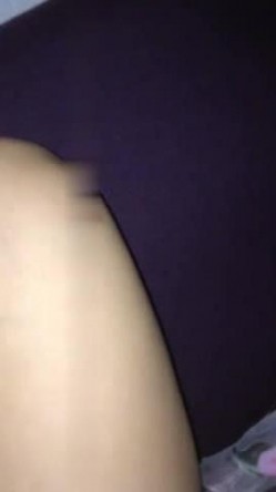 小伙足疗店偷拍操熟女鸡没注意把自己拍进来了普通话对白 截图13