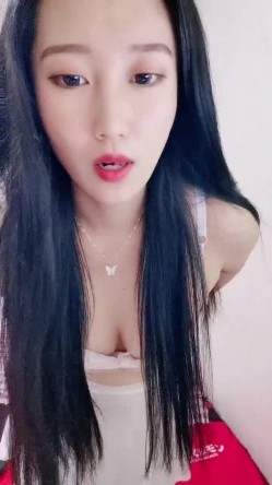 白魔女 温柔七七 ，极品闷骚风韵少妇，创口贴贴乳头，啥操作？骚气的脸蛋，揉奶呻吟！ 截图3