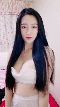 白魔女 温柔七七 ，极品闷骚风韵少妇，创口贴贴乳头，啥操作？骚气的脸蛋，揉奶呻吟！ 截图4