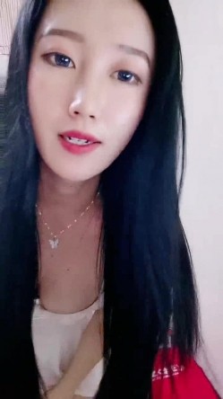 白魔女 温柔七七 ，极品闷骚风韵少妇，创口贴贴乳头，啥操作？骚气的脸蛋，揉奶呻吟！ 截图6