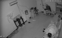 【破解摄像头】非常的主动少妇在沙发啪啪啪，男的也是个暖男搞完了还帮忙把逼擦干净 截图5