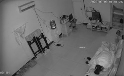 【破解摄像头】非常的主动少妇在沙发啪啪啪，男的也是个暖男搞完了还帮忙把逼擦干净 截图6