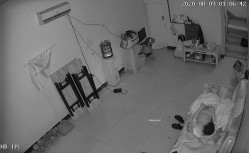 【破解摄像头】非常的主动少妇在沙发啪啪啪，男的也是个暖男搞完了还帮忙把逼擦干净 截图9