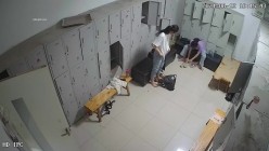 舞蹈班《监控破解》偷拍多位美女学员后台换衣服 截图9