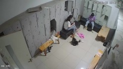 舞蹈班《监控破解》偷拍多位美女学员后台换衣服 截图15