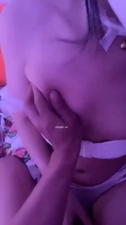 校花为了赚钱拼了【猪猪女孩】喊来舔狗干她穿上白丝舔脚无套内射极品反差小淫娃 截图3