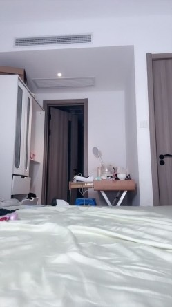 熟女尤物【涵涵反差榨汁姬】骚的没边了 大奶美乳 长腿翘臀 逼毛浓厚 掰逼用大鸡巴自慰流白浆 截图3