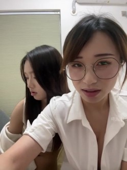 ️清纯主播【202509yoyo】表姐带着表妹下海直播、在线教口活、练习做爱姿势 截图12