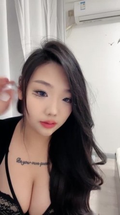 新晋大奶两闺蜜【暴力少女】跳跳糖晗JJ~双飞啪啪~爽炸啦! 截图11