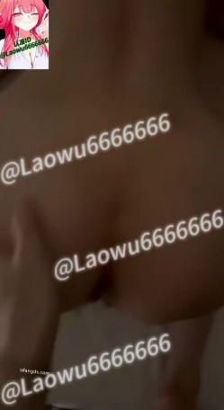 【绿帽淫妻】反差眼镜少妇，极品高颜值露脸人妻「SMMSMM」，约炮入珠单男，和上门推油男技师调情，被当作母狗多人淫趴调教 截图2