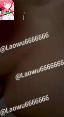 【绿帽淫妻】反差眼镜少妇，极品高颜值露脸人妻「SMMSMM」，约炮入珠单男，和上门推油男技师调情，被当作母狗多人淫趴调教 截图7