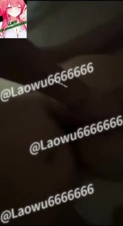 【绿帽淫妻】反差眼镜少妇，极品高颜值露脸人妻「SMMSMM」，约炮入珠单男，和上门推油男技师调情，被当作母狗多人淫趴调教 截图11