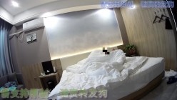 【私房大神原创约炮】，女大学生，操完裹着精液马不停蹄去见男朋友，真正的爱情故事，双角度拍摄 截图1