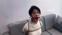 推特28万粉丝国产原创丝袜足交博主「酥小强」开发了一批美女，哥们把脸整个脸放了上去，舌头来回游动，妹子全身颤抖 截图2