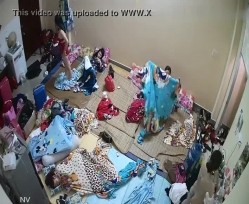 《黑客破解》真实探秘洗脚城女技师宿舍 里面干啥的都有 截图9