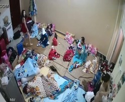 《黑客破解》真实探秘洗脚城女技师宿舍 里面干啥的都有 截图10
