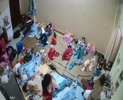 《黑客破解》真实探秘洗脚城女技师宿舍 里面干啥的都有 截图12