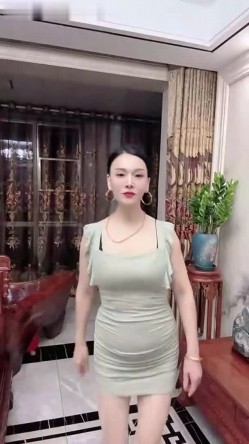 【抖音福利】，42岁极品良家，【雅芝】，老A8也是A8啊，苗条熟女骚穴，特写XOXO 截图1