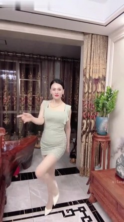 【抖音福利】，42岁极品良家，【雅芝】，老A8也是A8啊，苗条熟女骚穴，特写XOXO 截图7